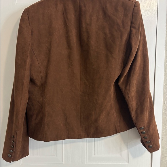 Elegant Brown Suede Blazer - Picture 3 of 3